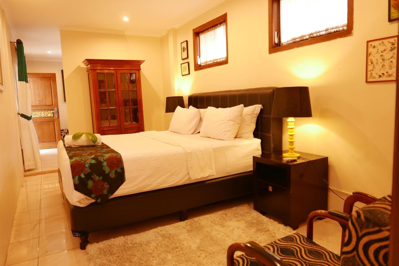 Ciwulan 36 Guest House Bandung Exterior foto