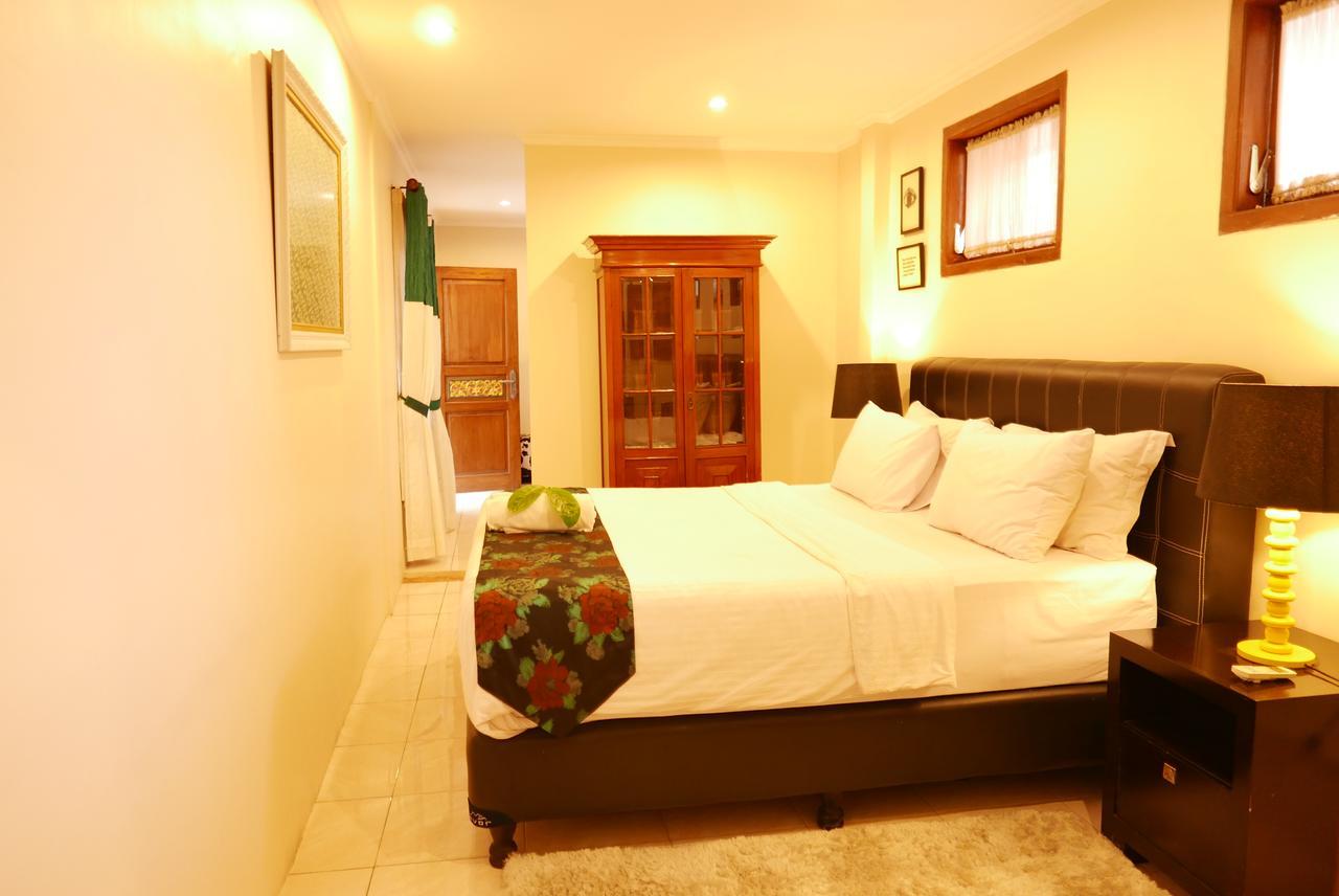 Ciwulan 36 Guest House Bandung Exterior foto