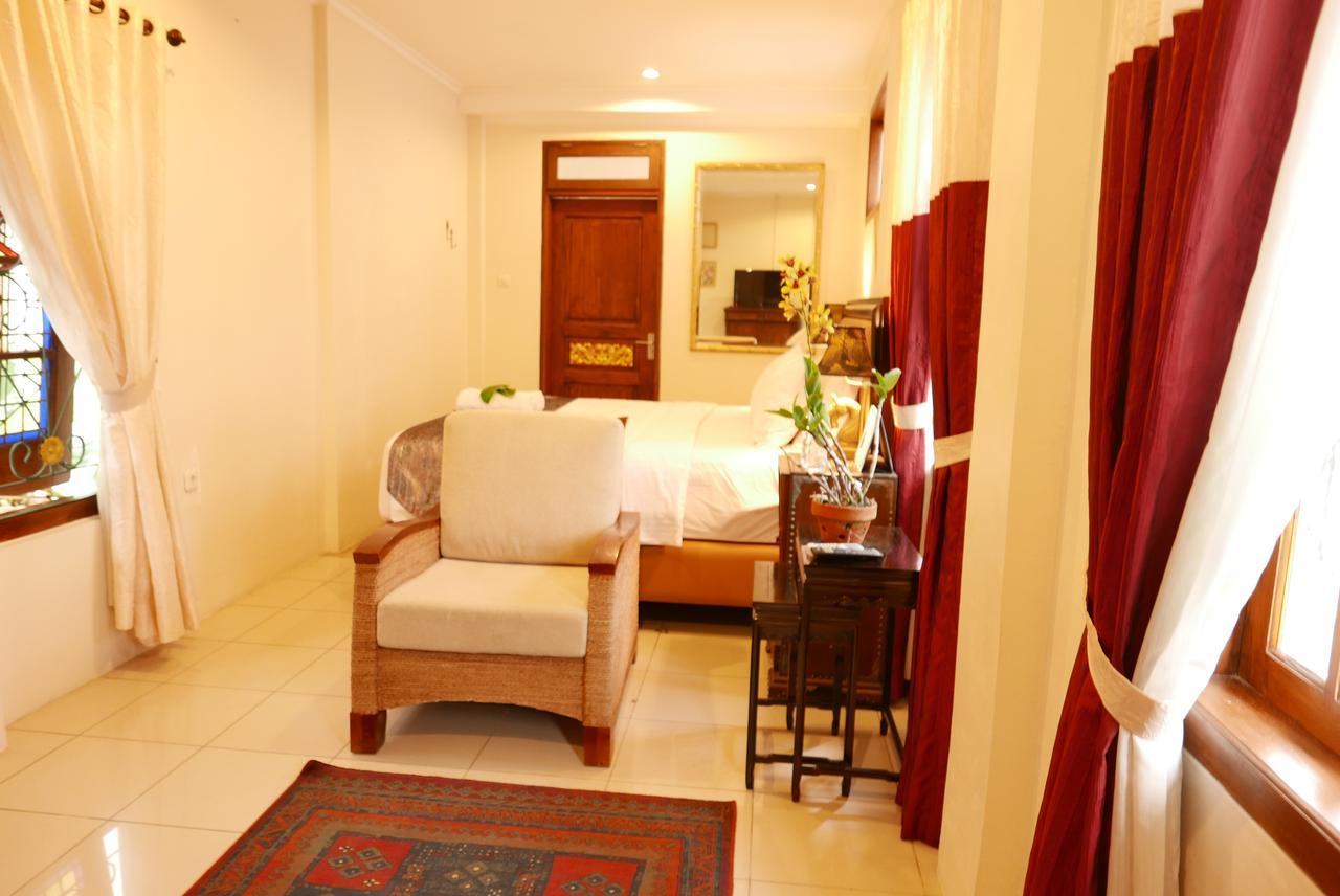 Ciwulan 36 Guest House Bandung Exterior foto