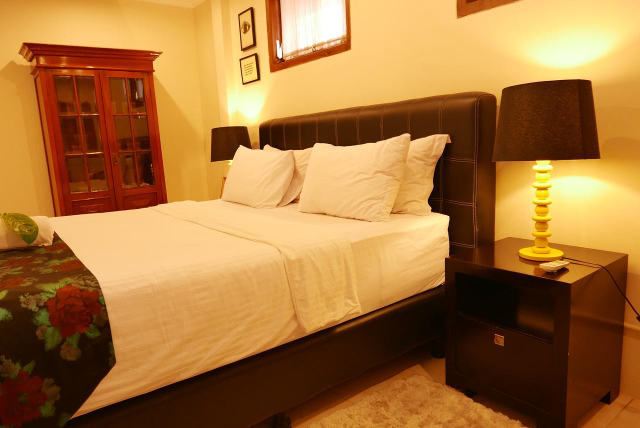 Ciwulan 36 Guest House Bandung Exterior foto